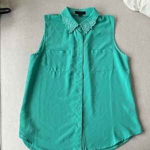 Mine Sleeveless Teal Blouse with Lace Collar